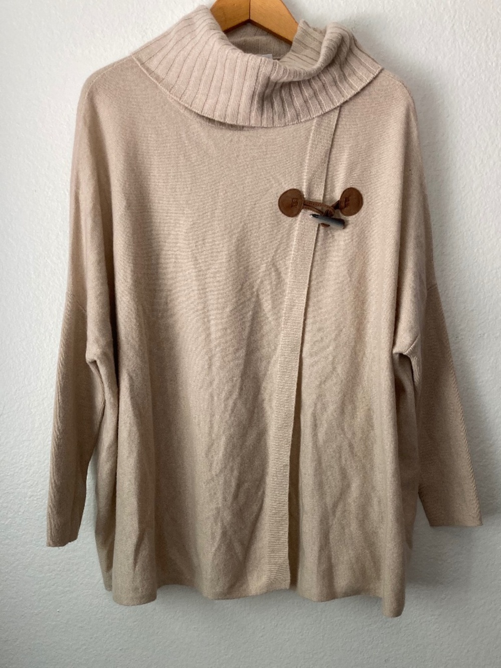 Raffi 100% Cashmere Pullover Poncho Sweater Toggle Beige Cozy Quiet Luxury
